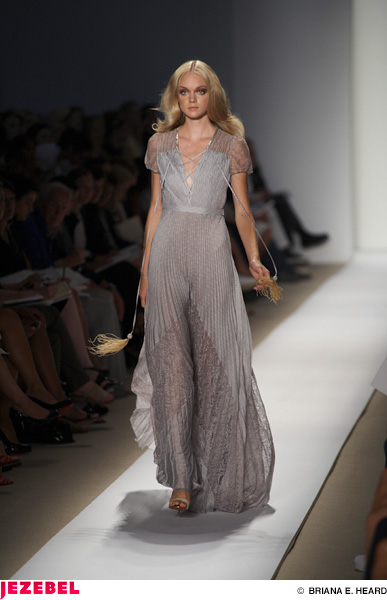 Illustration for article titled J. Mendel Spring/Summer '08 Show & Scene